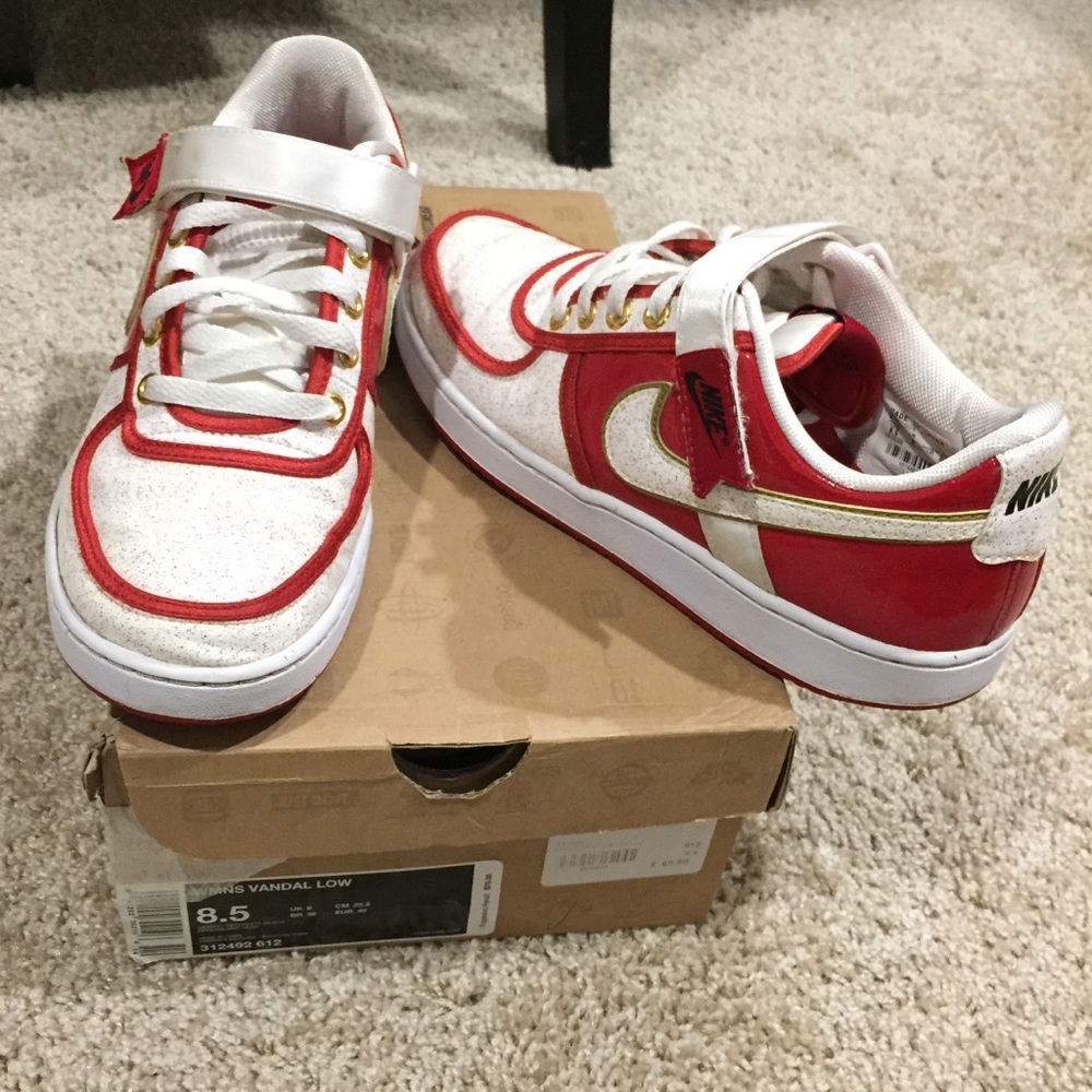 **Offers** Nike Vandal Low